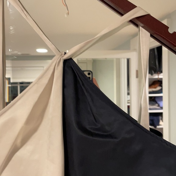 Gorgeous Vera Wang Dress - Picture 2 of 6